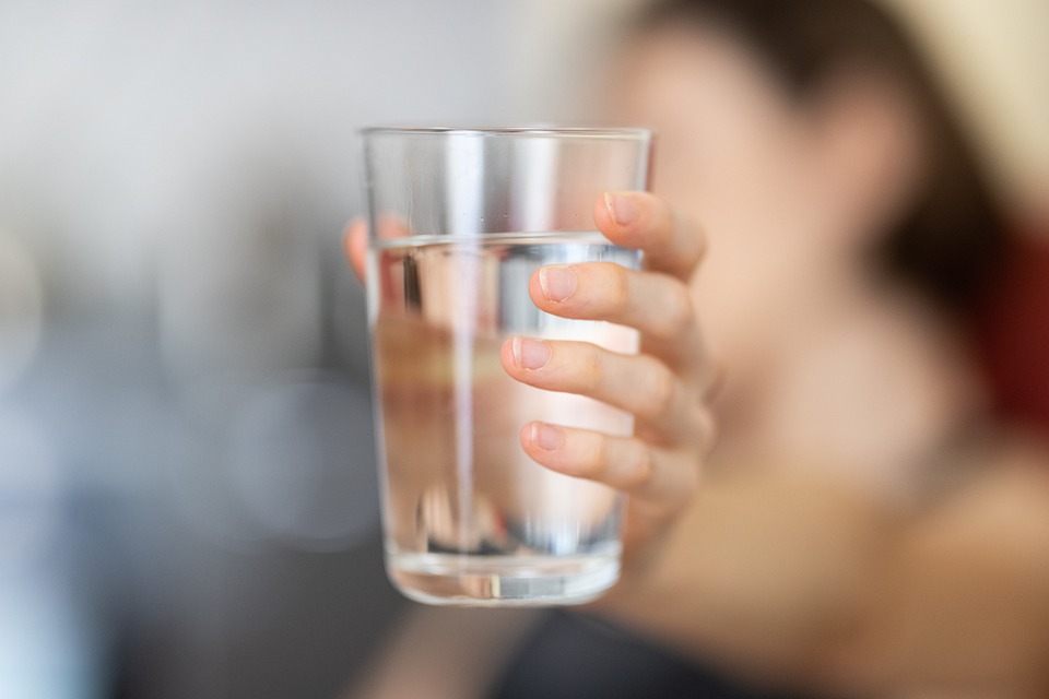 喝凉水和温水哪个能减肥呢?